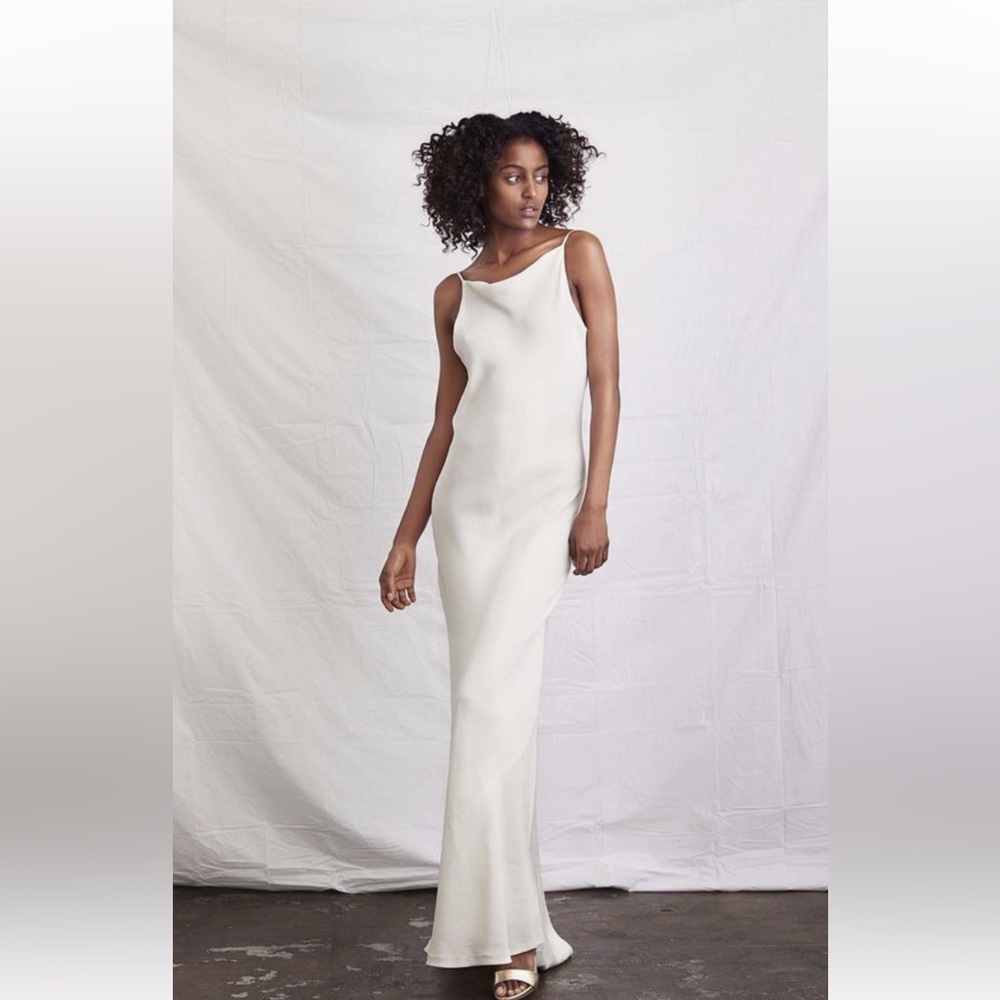A La Robe Stephanie gown